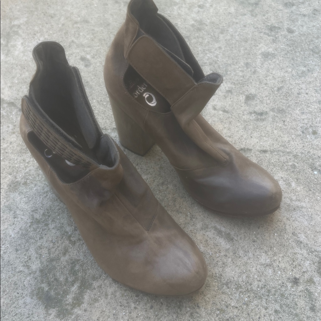 Calleen Cordero Kaya Stud Taupe Leather Boho Ankle Bootie Womens Size 7